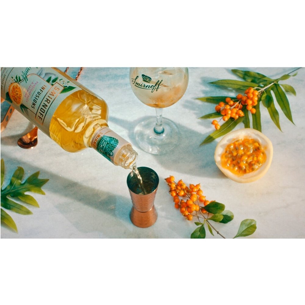Vodka Smirnoff Infusions Passion Fruit e Jasmine 998ml