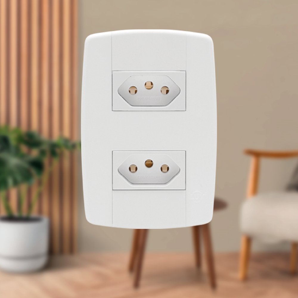 TOMADA LEV ILUMI MONOBLOCO DUPLA 2P+T 10A COM PLACA 4X2