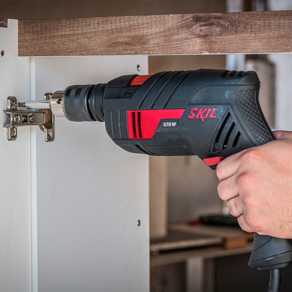 Furadeira de Impacto Skil 1/2 6555 570W VVR + 10 Acessórios com Maleta 220V