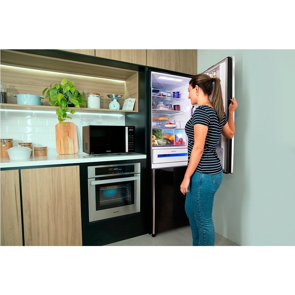 Geladeira/Refrigerador Panasonic 480 Litros A+++ NR-BB71GVFB Glass - 2 Portas, Frost Free, Tecnologia Inverter, Preto, 110V