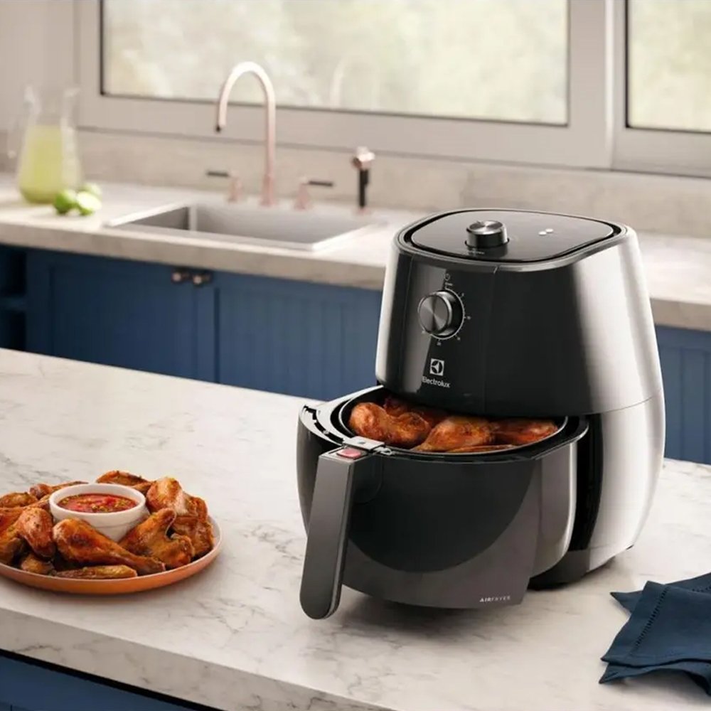 Fritadeira sem Óleo Electrolux Air Fryer EAF10 - 3,2 Litros, 1400W, Preto, 220V