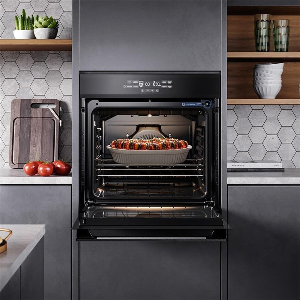 Forno Elétrico de Embutir Electrolux 80 Litros OE8EF Experience, com  PerfectCook360, Timer Digital, Preto, 220V