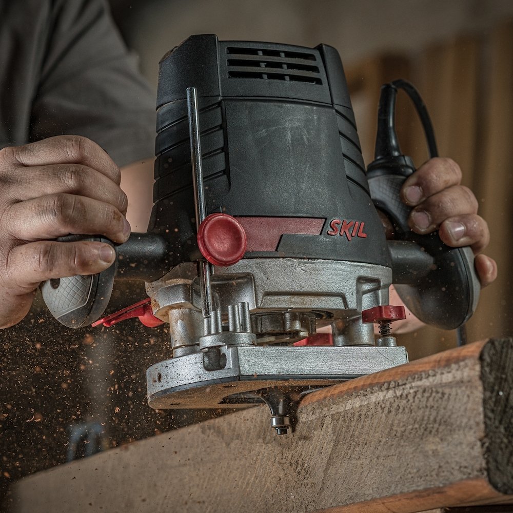 Tupia Coluna Skill 1831 1100W com 13 Acessórios e Maleta 110V
