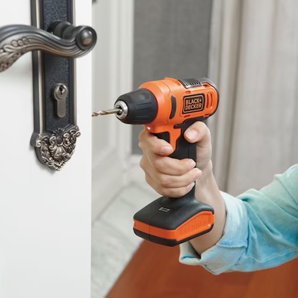 Furadeira Parafusadeira Black & Decker LD12SBR 3/8P + 13 Acessórios Bivolt