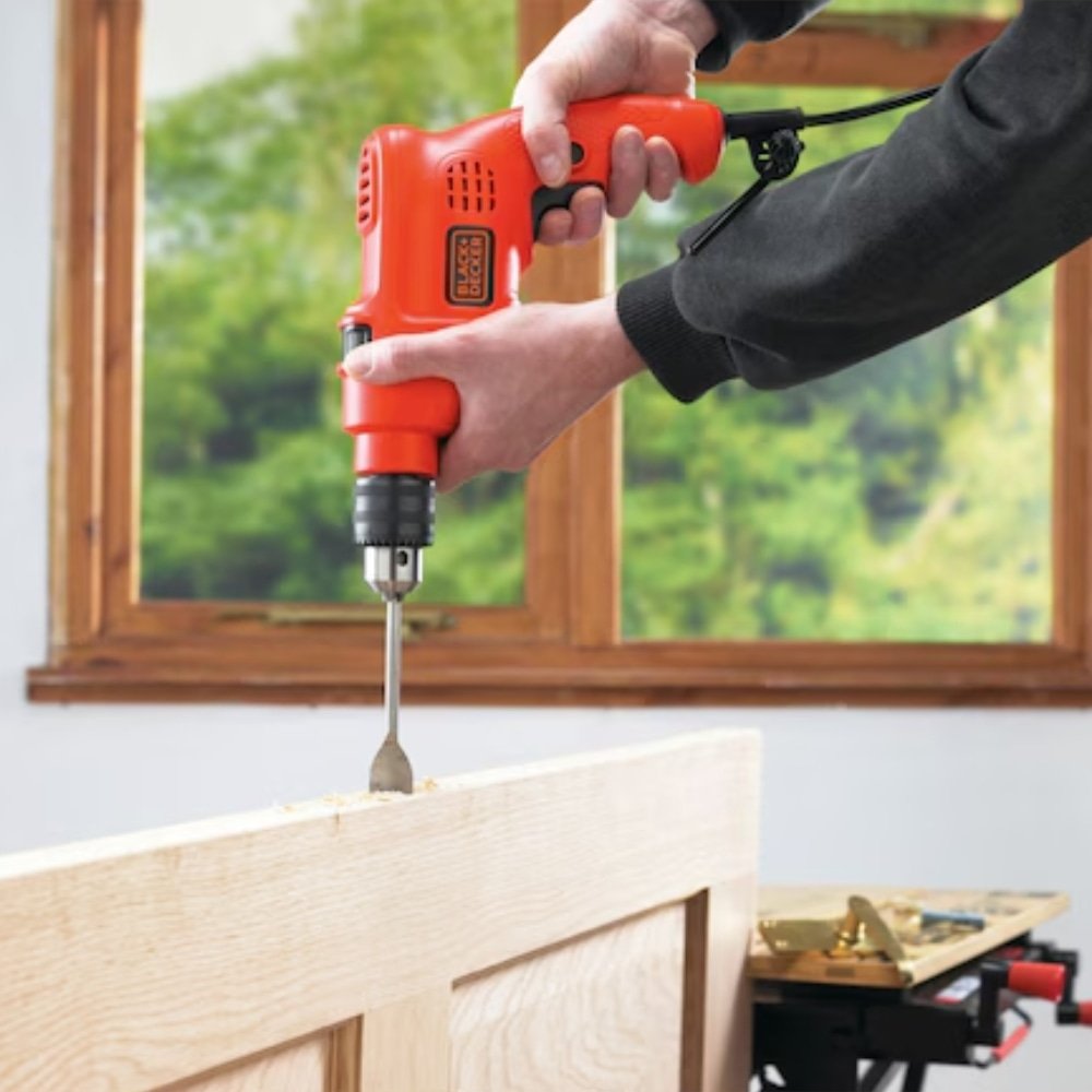 Furadeira de Impacto Black & Decker TM500BR 3/8" 560w