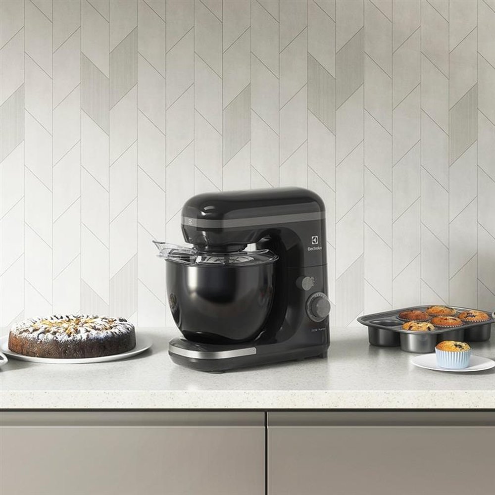 Batedeira Planetária Electrolux EKM30 | 12 Velocidades, 1 tigela de 5 Litros, 750W, Preta, 110V