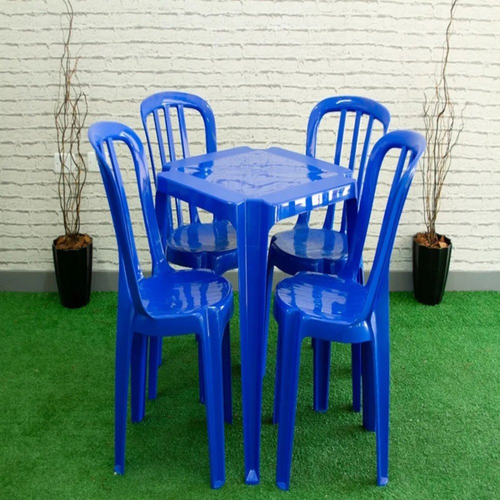 Mesa Monobloco Quadrada 0,72cm x 0,70cm x 0,70cm e 04 Cadeiras Modelo Bistrô 0,86cm x 0,39cm x 0,40cm Capacidade 182 kg Azul
