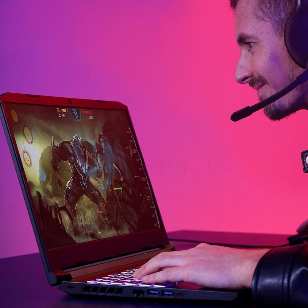 Notebook Gamer Acer Nitro 5, Tela de 15.6", AMD Ryzen 7, SSD 256GB, 8GB RAM, Windows 11, Preto/Vermelho