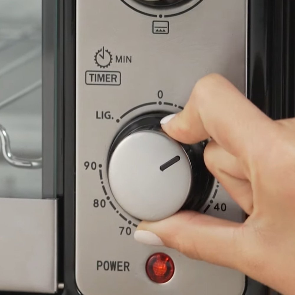 Forno Elétrico de Bancada Mondial 52 Litros FR-52 Grand Family II 1800W Preto/Inox 220V