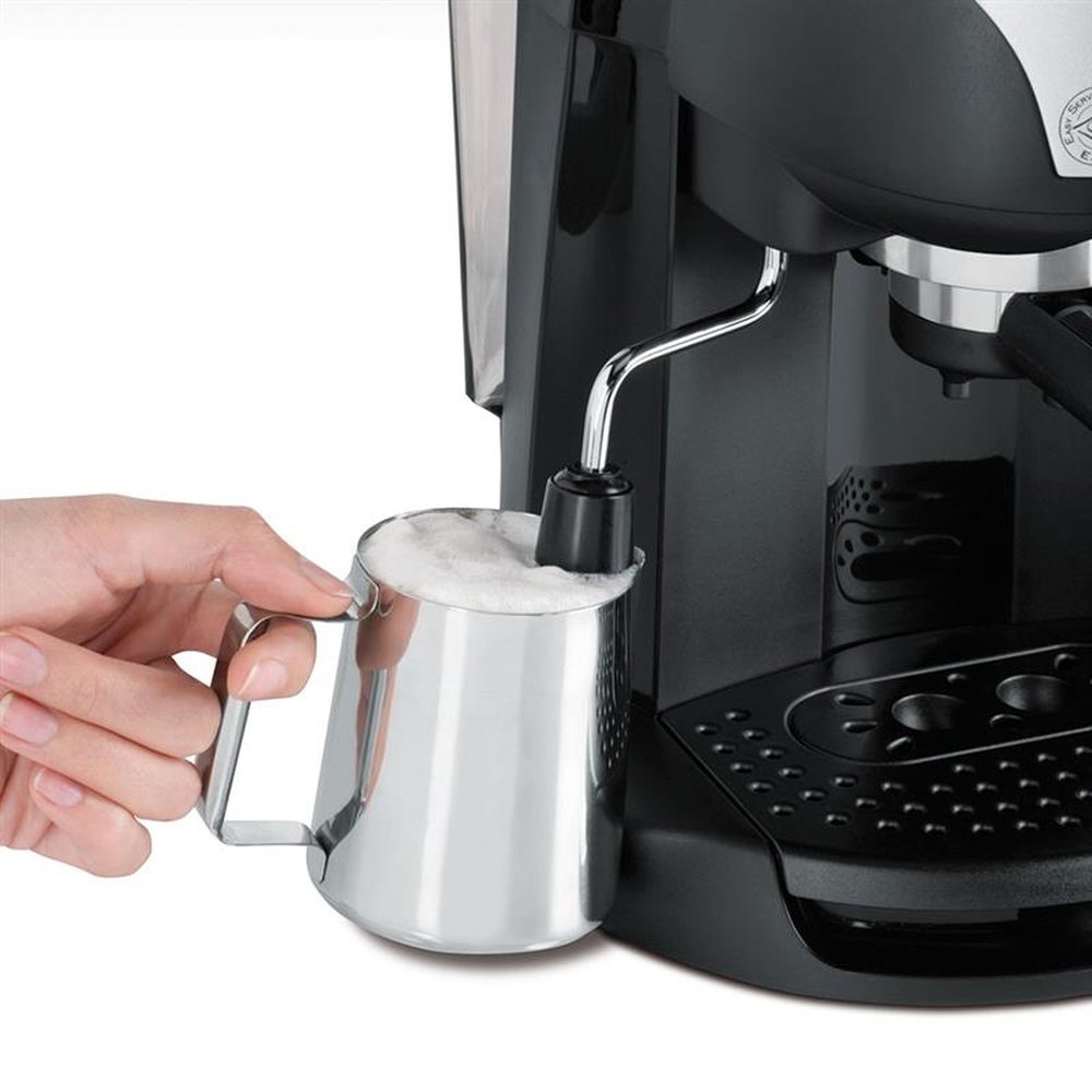 Maquina de Café Expresso Manual Delonghi EC220.CD - 220V