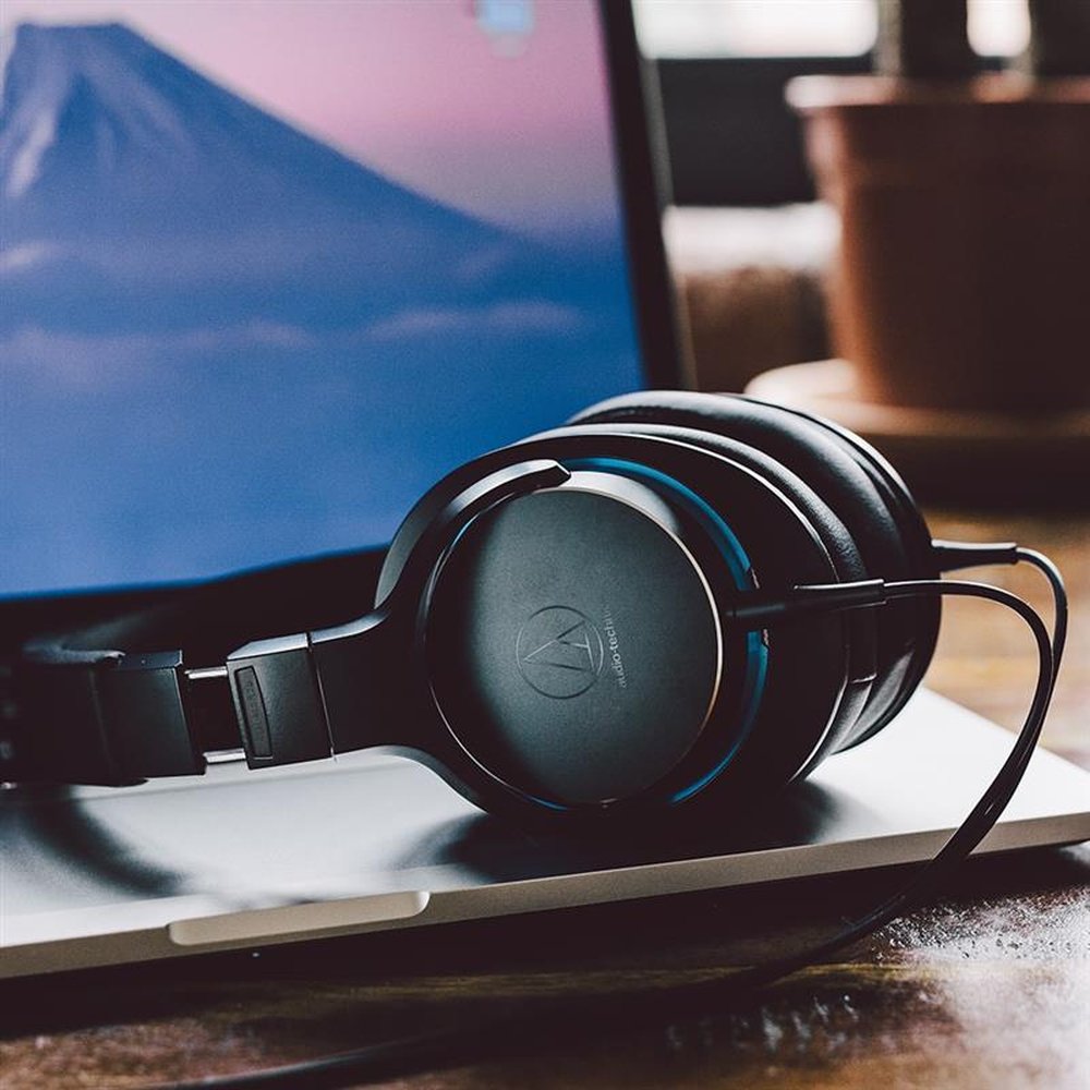 Fone De Ouvido Audio-Technica Over-Ear De Alta Resolução - Ath-Msr7Bbk