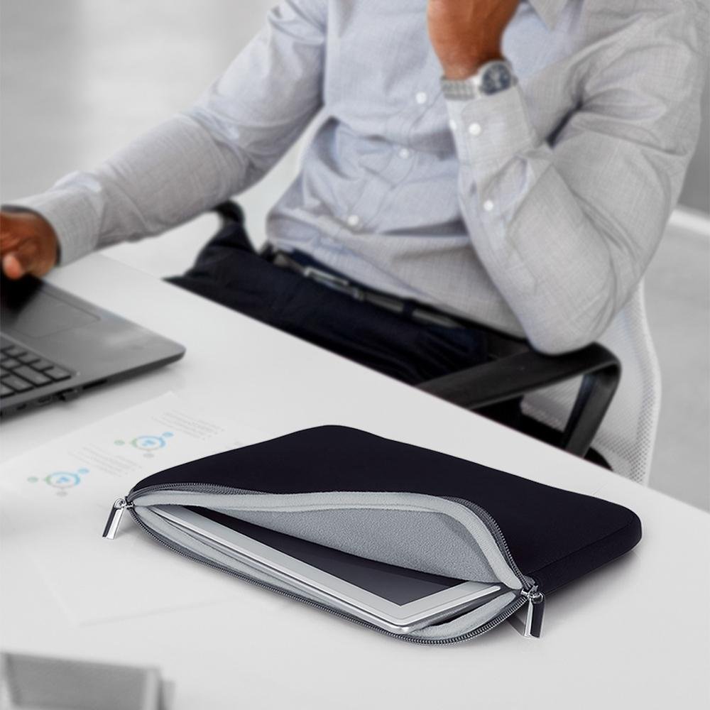 Case Neoprene Preta para Tablet ate 10,5" Multi - BO442