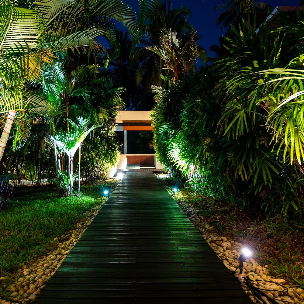Luminária Jardim Avant Espeto Led 5W Preto IP65 Verde Bivolt