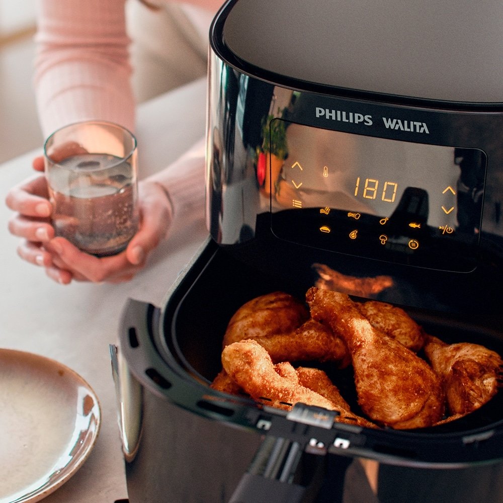 Fritadeira Air-Fryer Philips Walita Essential XL RI9270 - Desligamento Automático, Digital LED, Preto, 110V