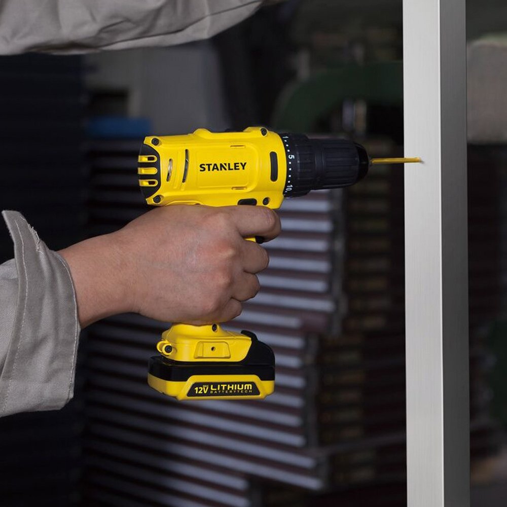 Furadeira Parafusadeira Stanley 3/8" 12V Max com 2 Baterias e Maleta Bivolt - SCD121S2K