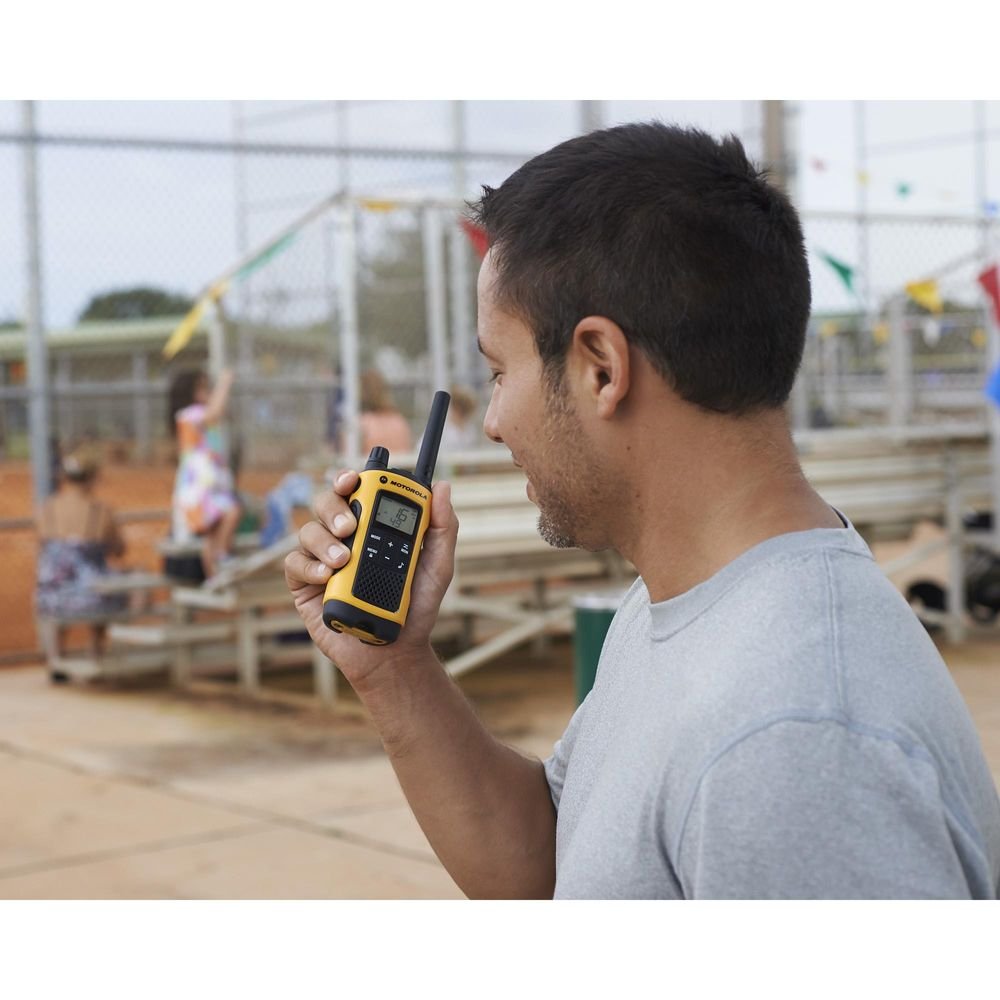 Rádio Comunicador Talkabout 35km T400BR Amarelo MOTOROLA Un.Venda: PAR/2