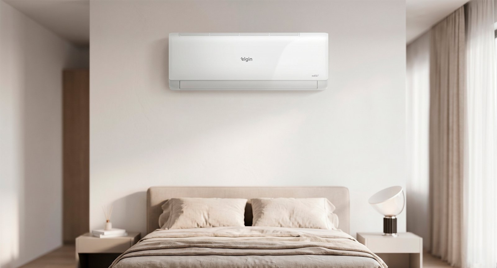 Ar-condicionado Elgin Eco Inverter III 12000 BTUs instalado na parede de um quarto moderno