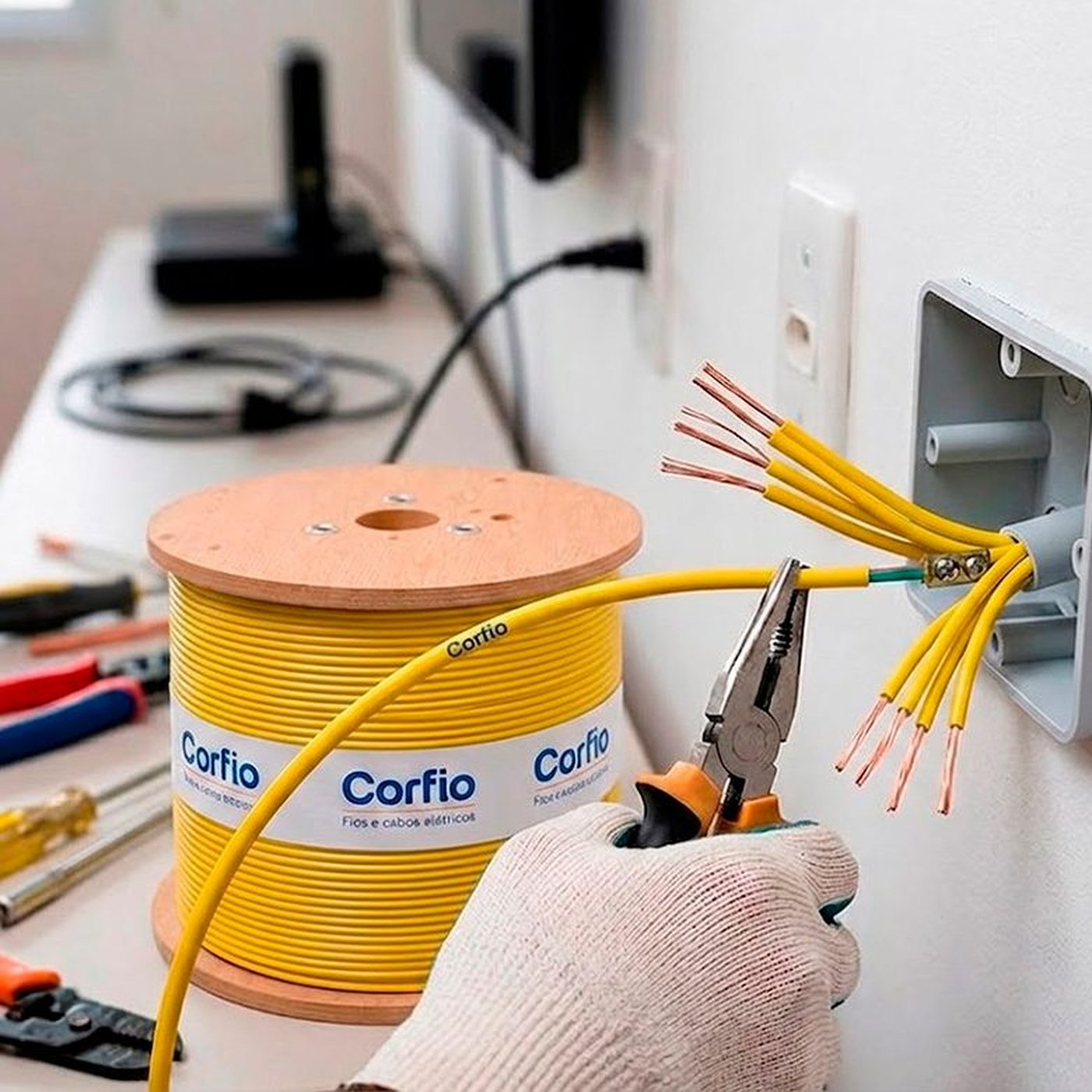 Bobina amarela do Cabo Flexível Corfio 6,0 mm² com condutor de cobre e isolação em PVC