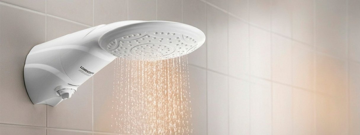 Ducha Elétrica Advanced com design sem fiação aparente e cano incorporado