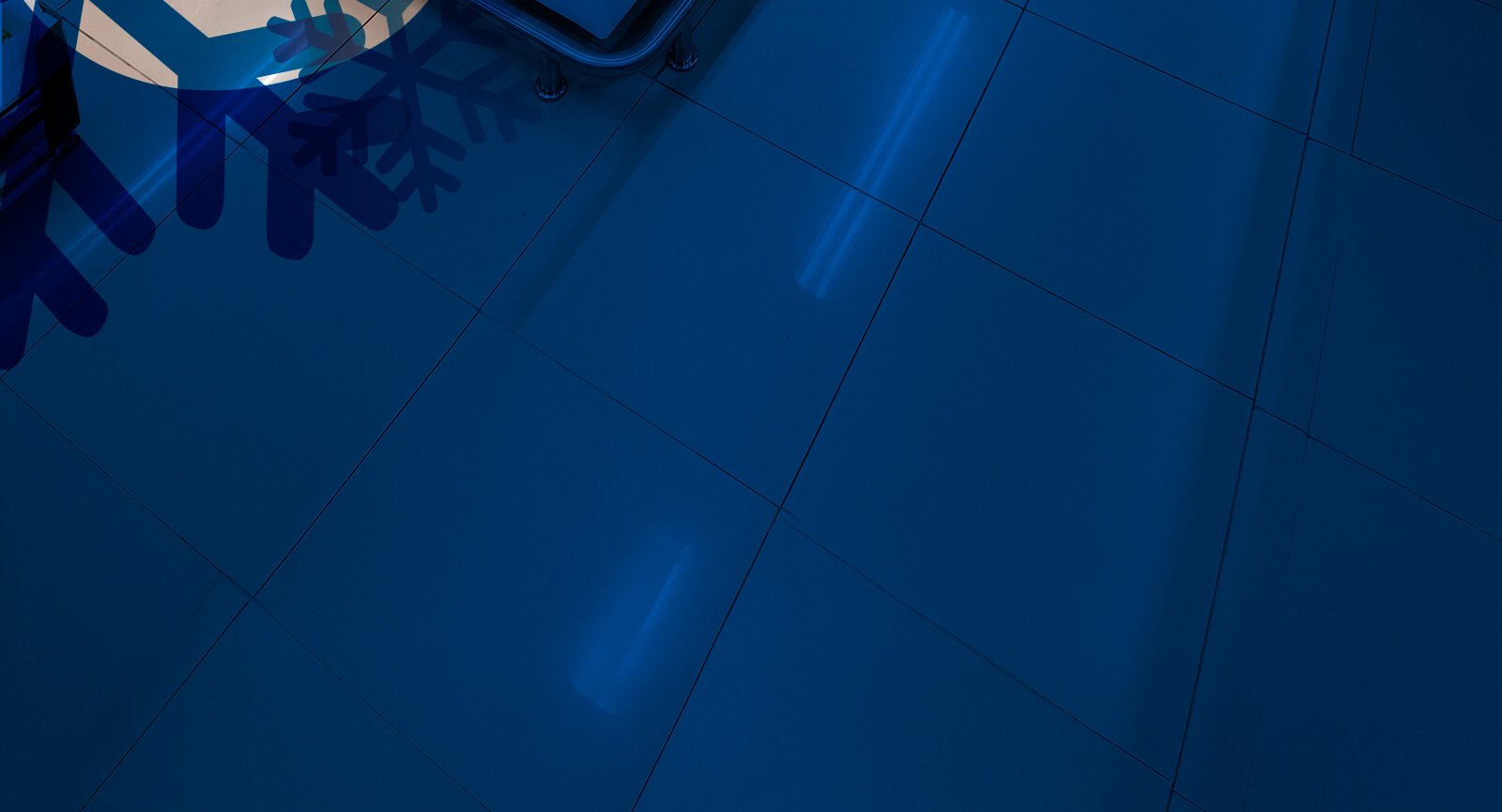 Piso de supermercado com filtro azul e floco de neve para ambientação de produto MetalFrio.