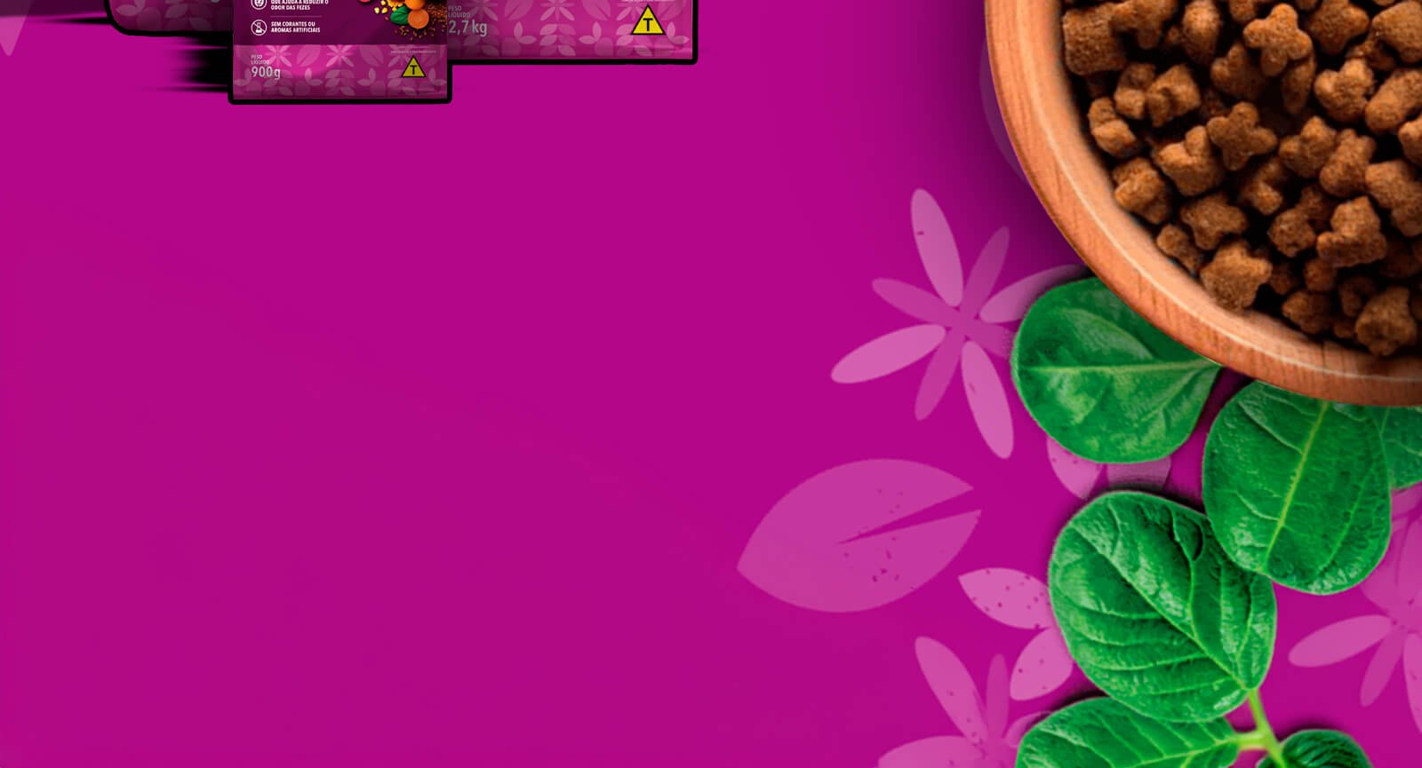 Detalhe tigela madeira ração seca folhas espinafre fundo roxo Whiskas Superfoods ingredientes